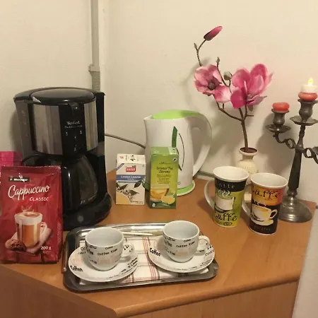 In Guest - Lovely With Barbecue Terrace And Free Parking On Premises 招待所